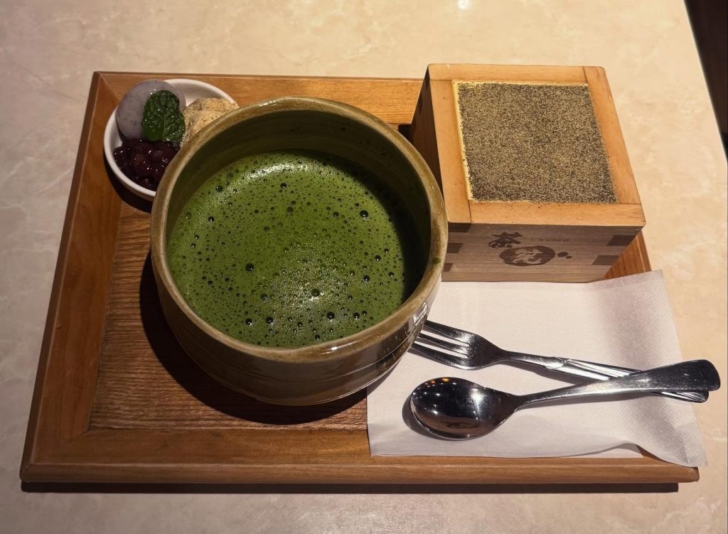 photo by @kyoto.cafe.lun